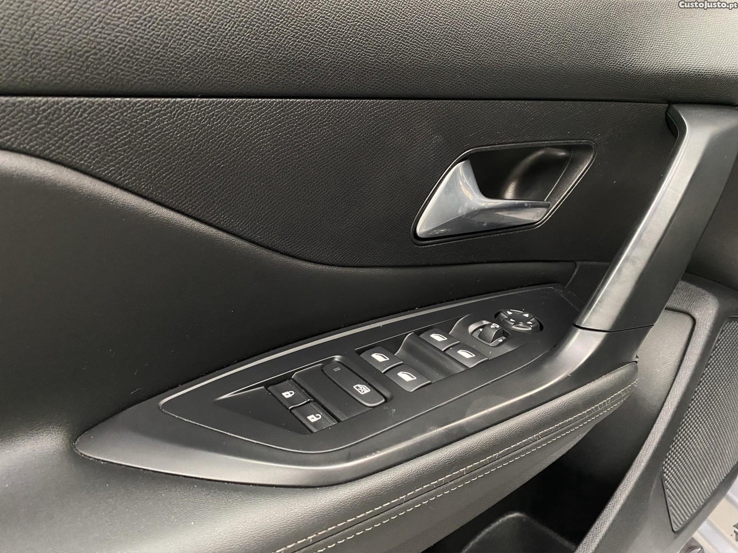 Peugeot 308 SW 1.5 BlueHDi Allure Pack — fotografia 7