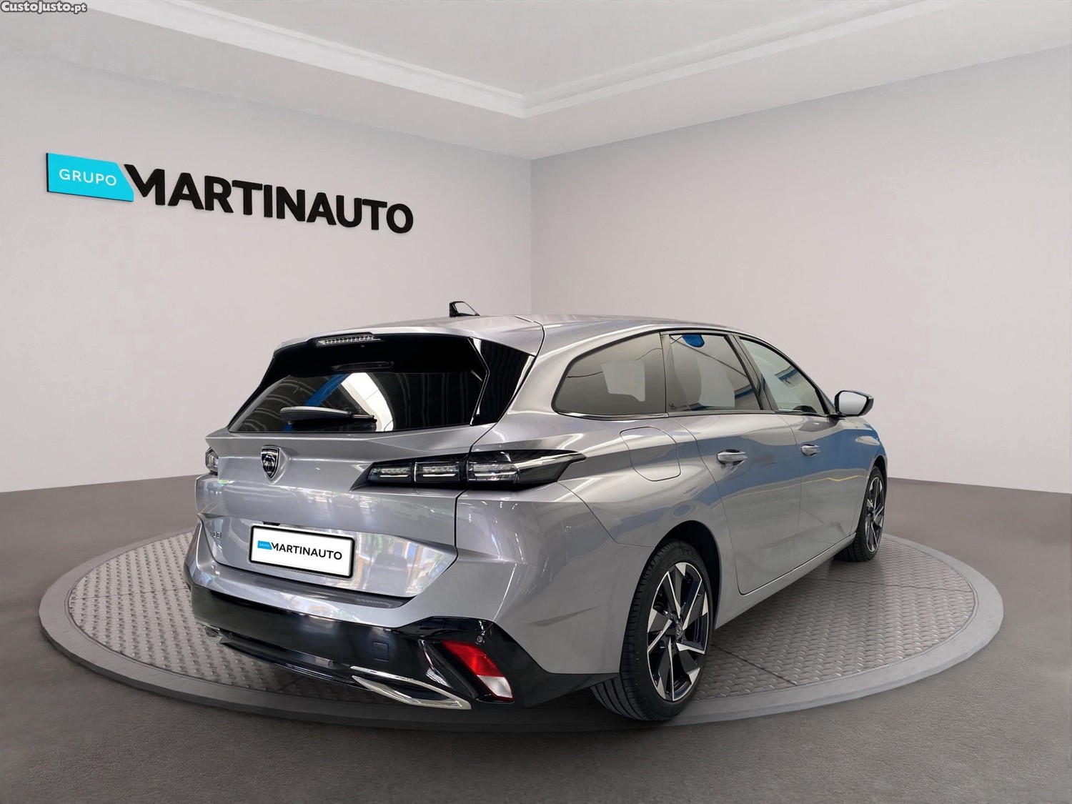 Peugeot 308 SW 1.5 BlueHDi Allure Pack — fotografia 18