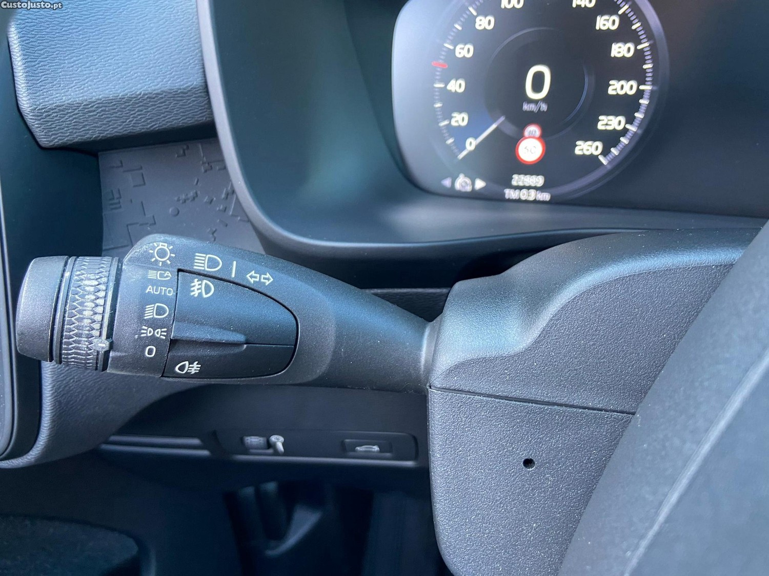 Volvo XC 40 1.5 T3 Tech Edition — fotografia 2