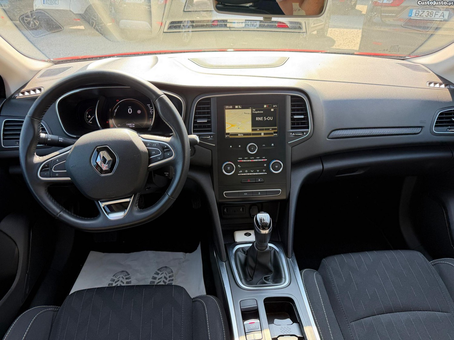 Renault Mégane 1.5 Blue dCi Limited J17 — fotografia 8