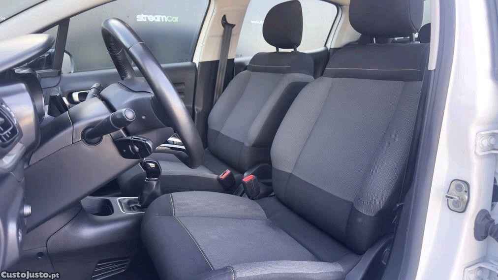 Citroën C3 1.2 PureTech Shine — fotografia 9