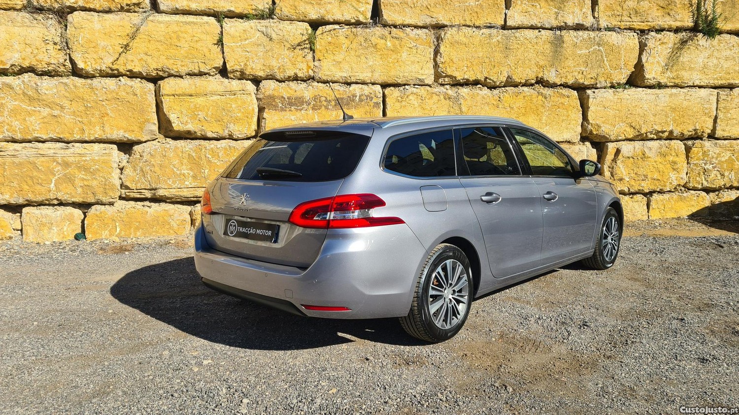 Peugeot 308 SW 1.5 BlueHDi Allure — fotografia 29