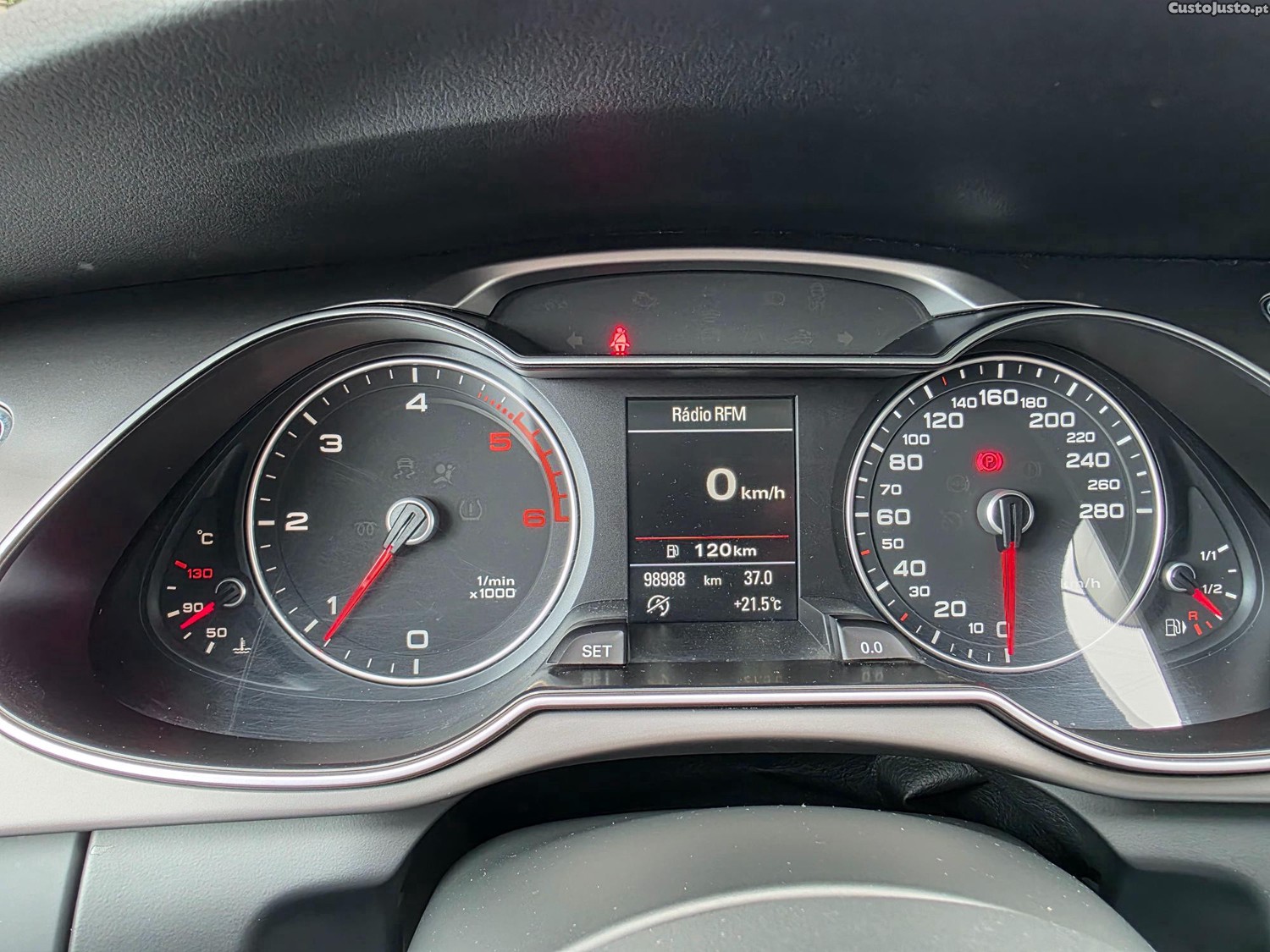 Audi A4 AVANT 2.0 TDI ULTRA 177CV — fotografia 19