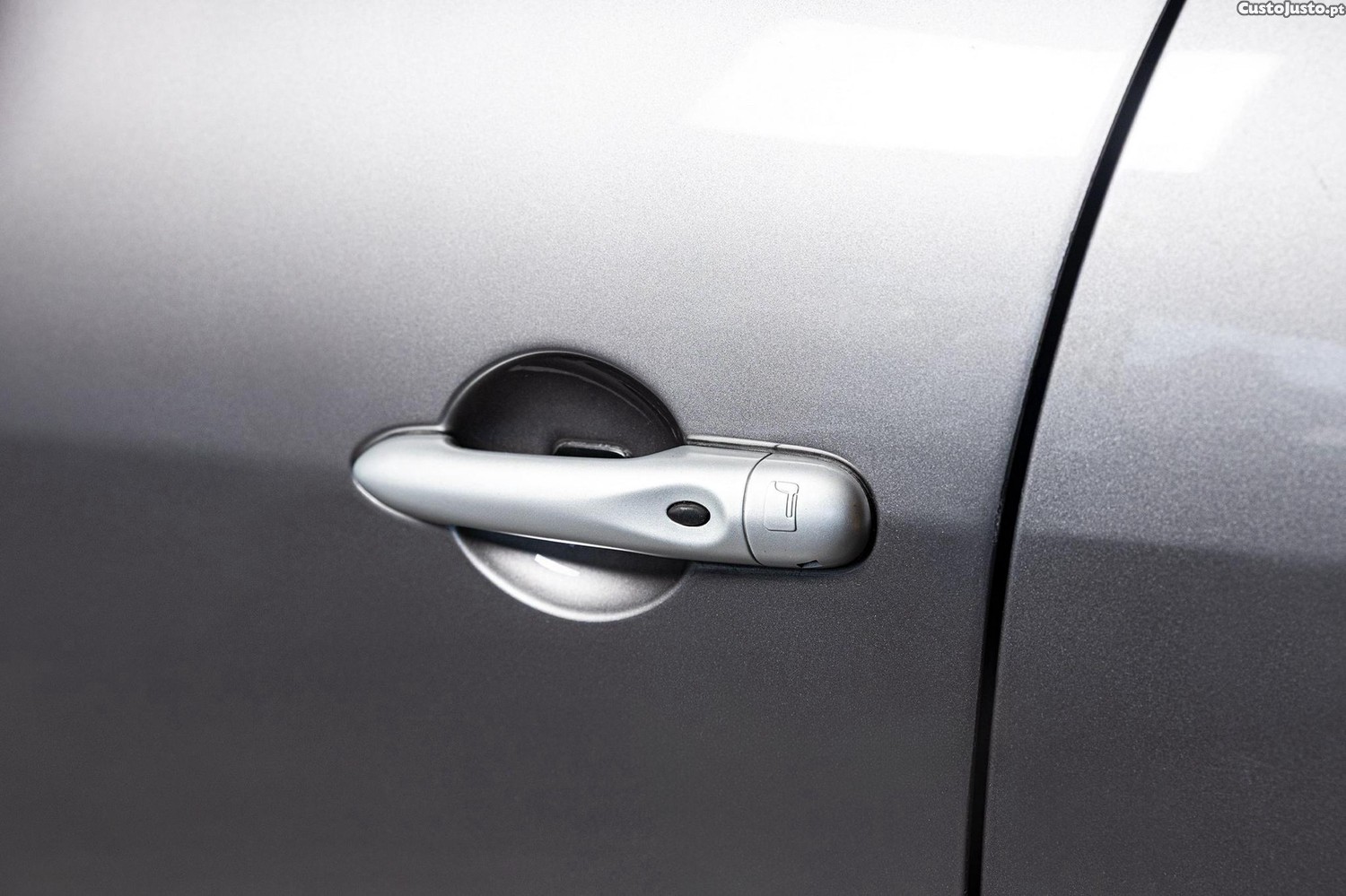 Renault Scénic 1.6 DCi Bose Edition — fotografia 17