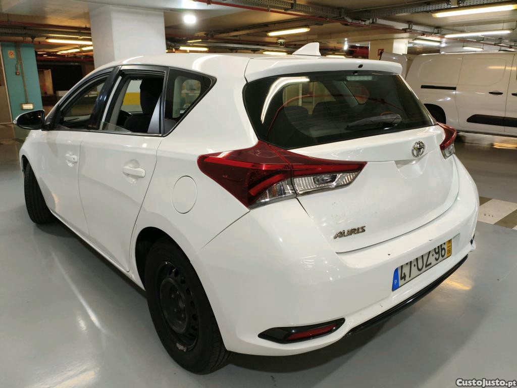 Toyota Auris 1.4 D-4D ACTIVE — fotografia 6