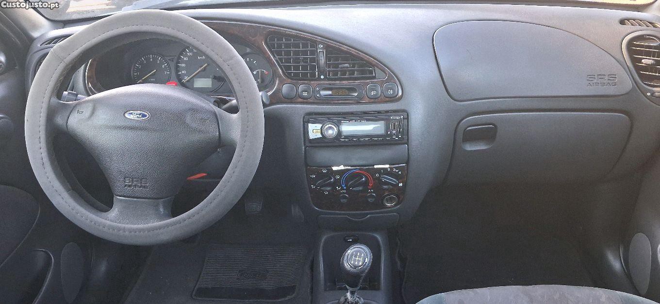 Ford Fiesta ghia — fotografia 5