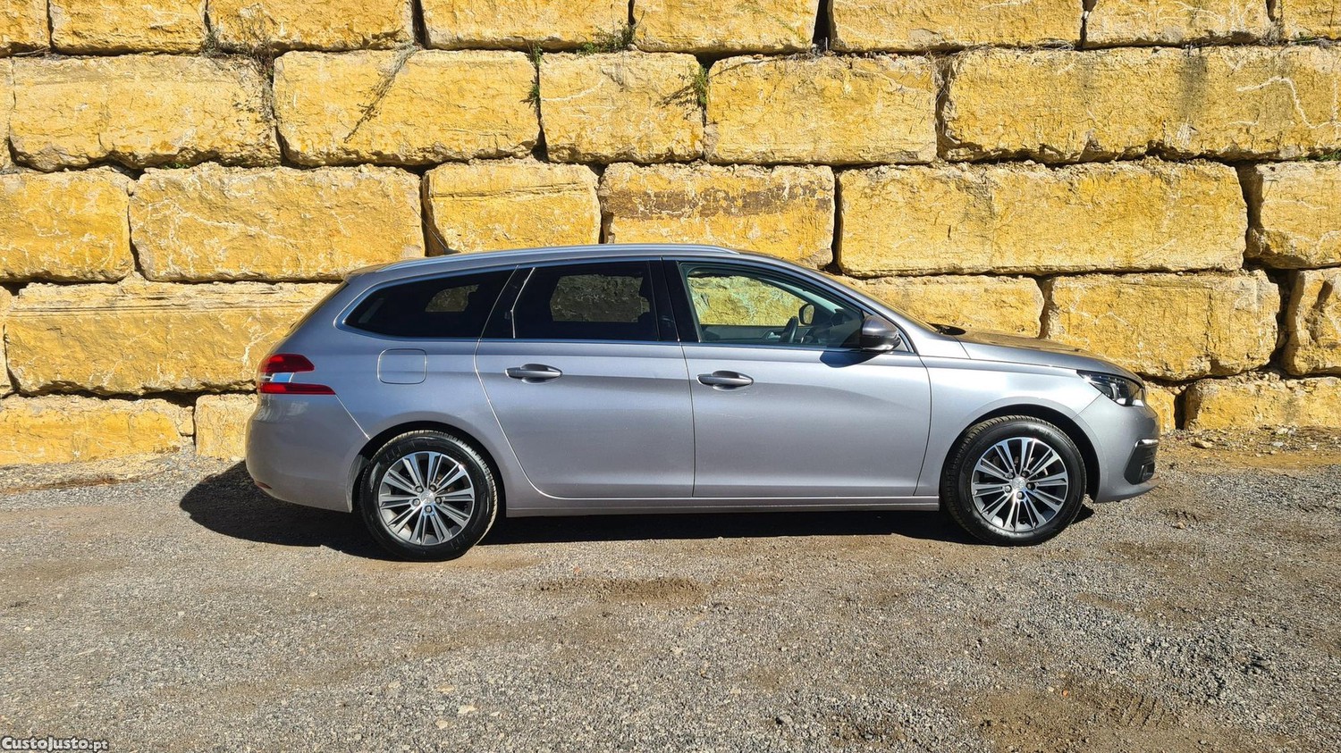 Peugeot 308 SW 1.5 BlueHDi Allure — fotografia 27