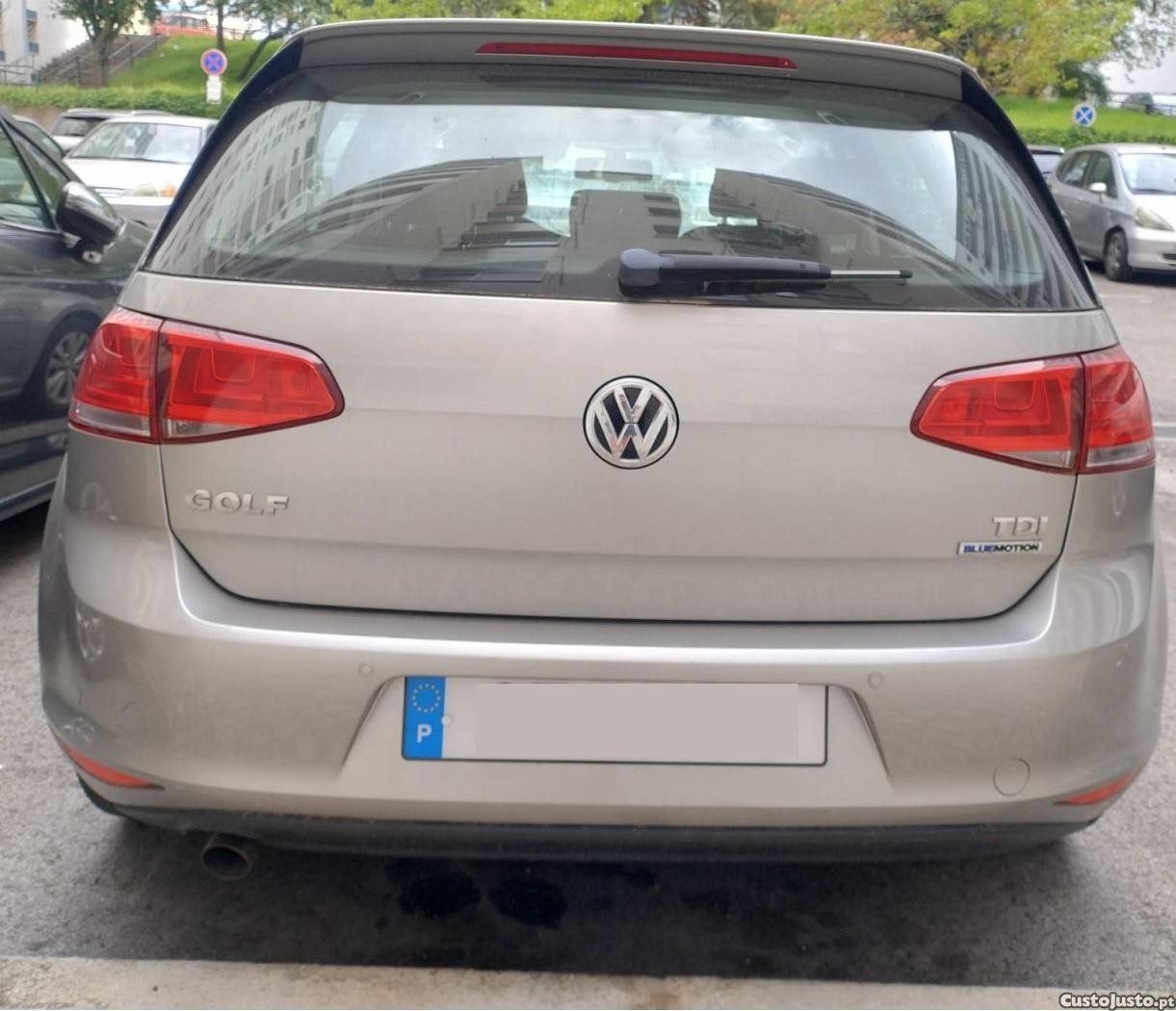 Volkswagen Golf 1.6 TDI Confortline 110 CV - Cx. 6 Vel — fotografia 3