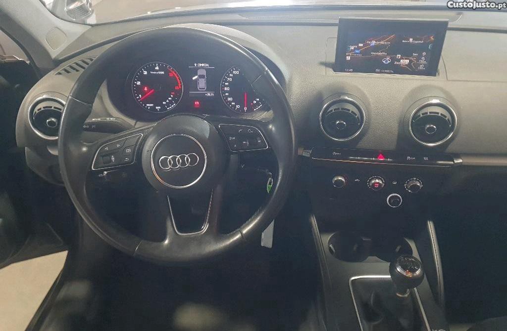 Audi A3 SPORTBACK 2.0TDI — fotografia 4