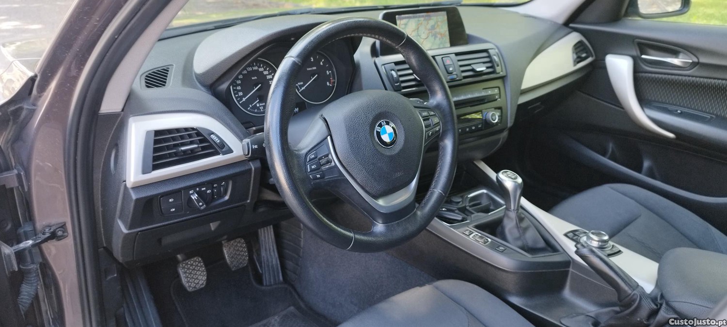 BMW 116 GPS; Bancos aquecidos; Bluetooth; Ar condicionado automático, Etc. — fotografia 9