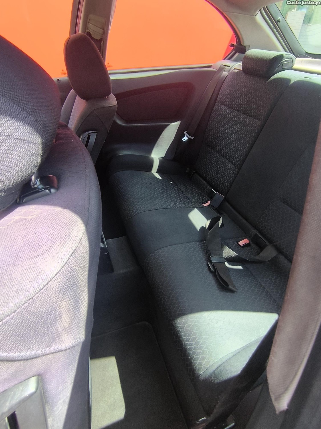 BMW 320 Compact — fotografia 3