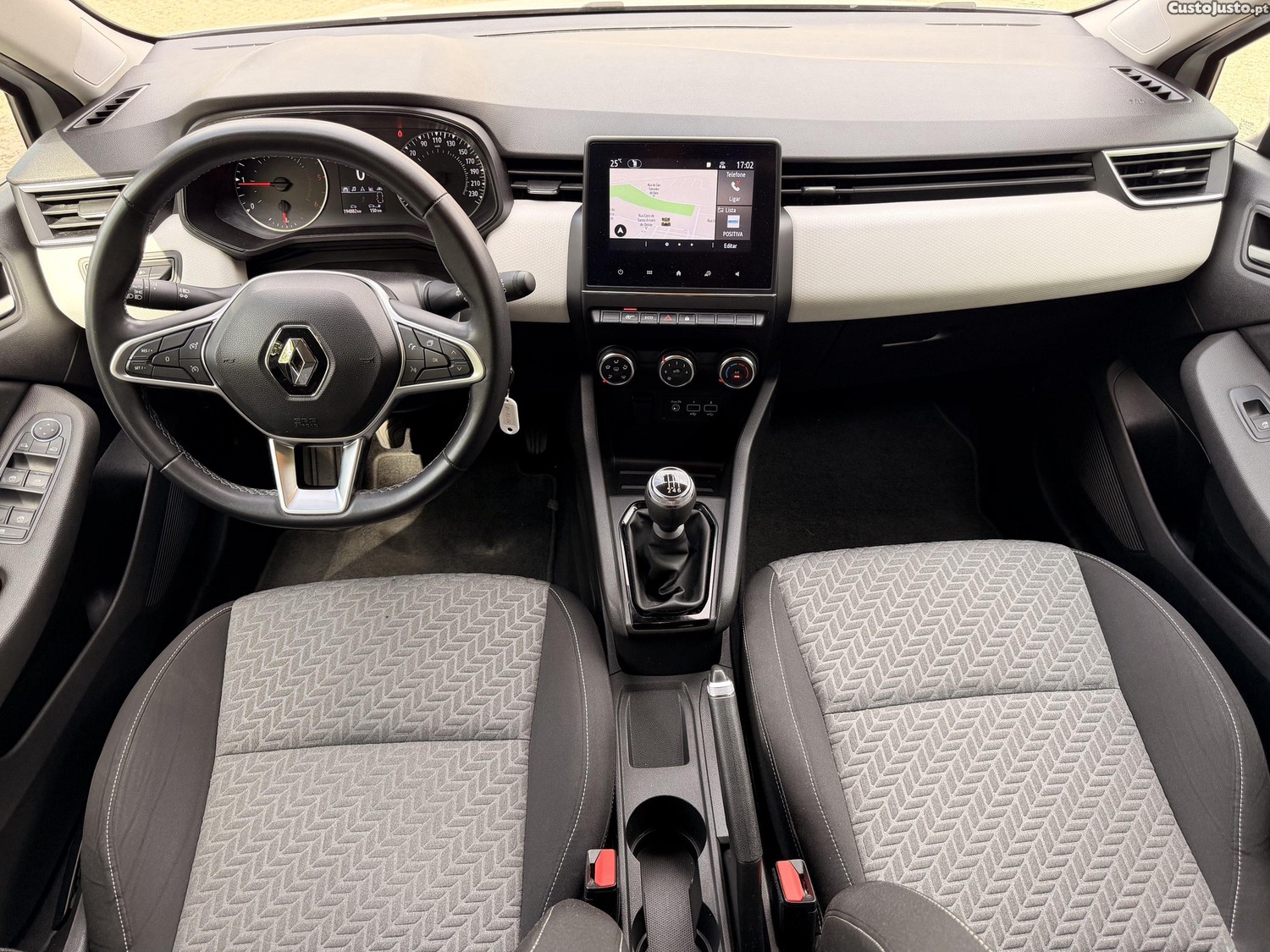 Renault Clio 1.5 Blue dci Techno — fotografia 4