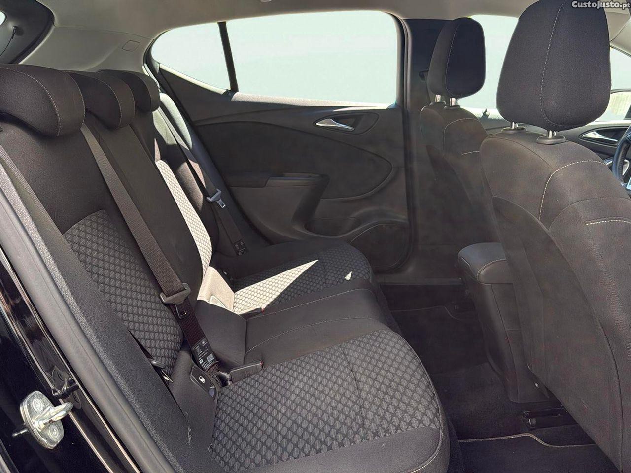 Opel Astra 1.6 CDTI Business Edition — fotografia 4