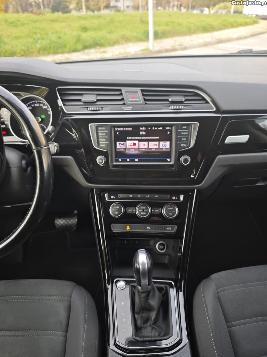 VW Touran Highline — photo 5