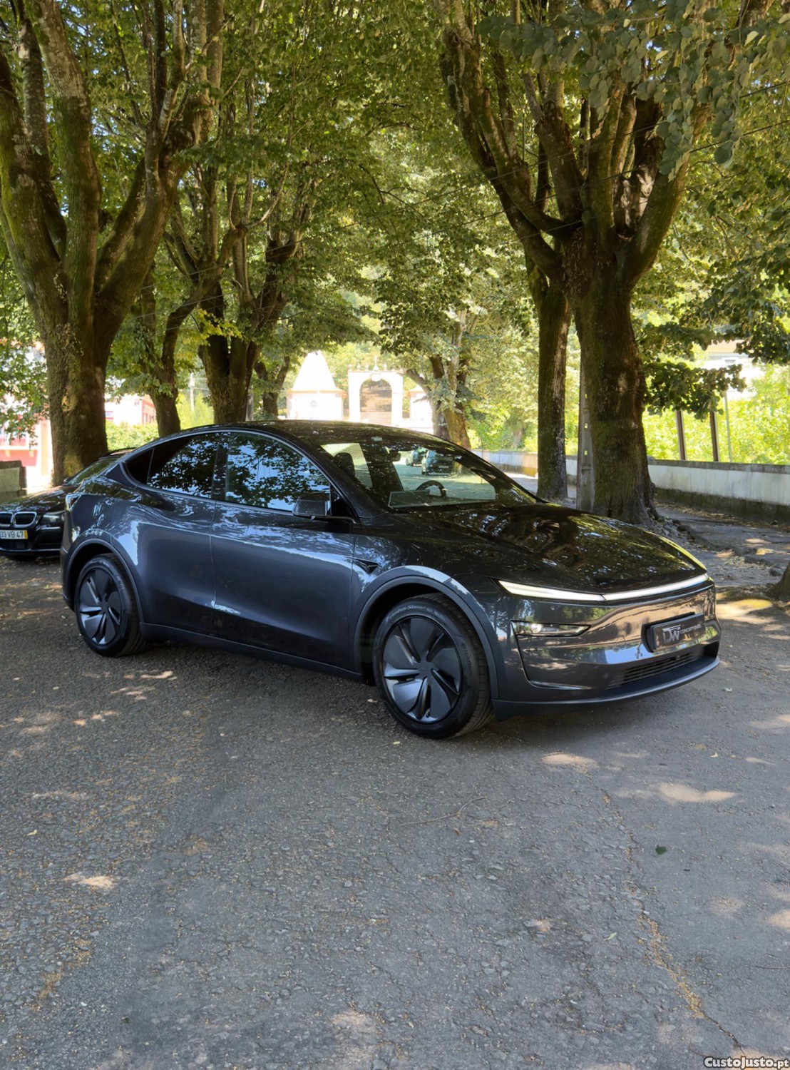 Tesla Model Y Long Range Dual Motor — fotografia 2