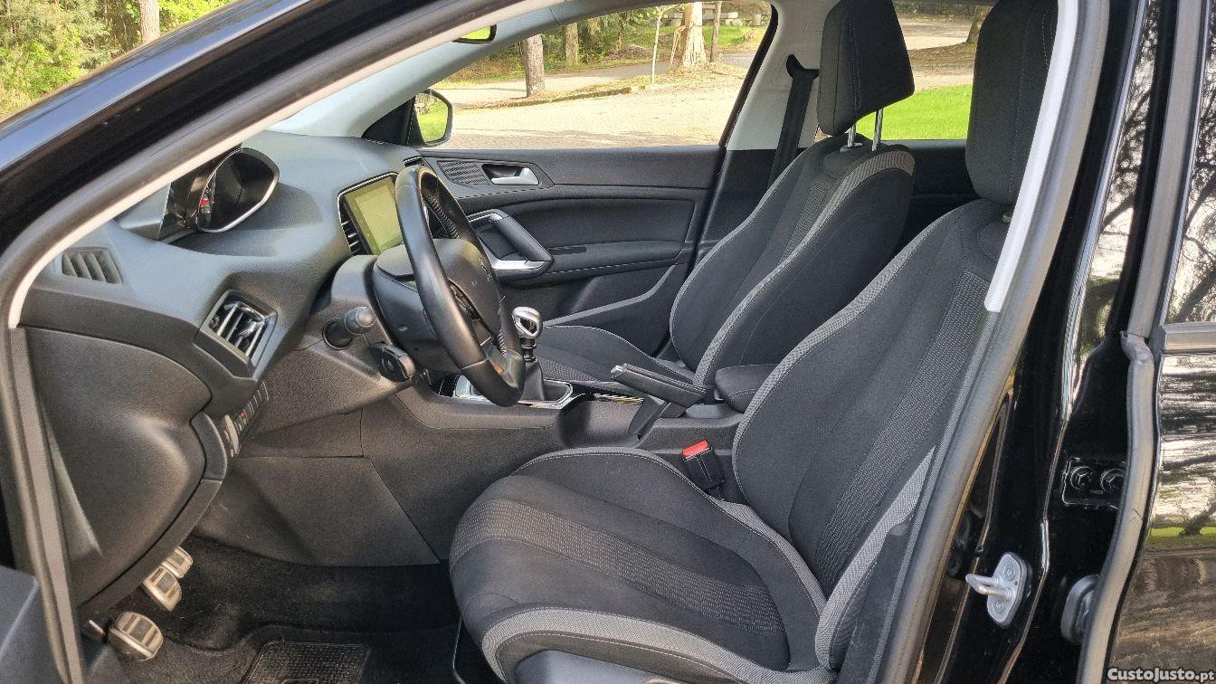 Peugeot 308 SW 1.2thp 130cv Style (GT Pack) — fotografia 4