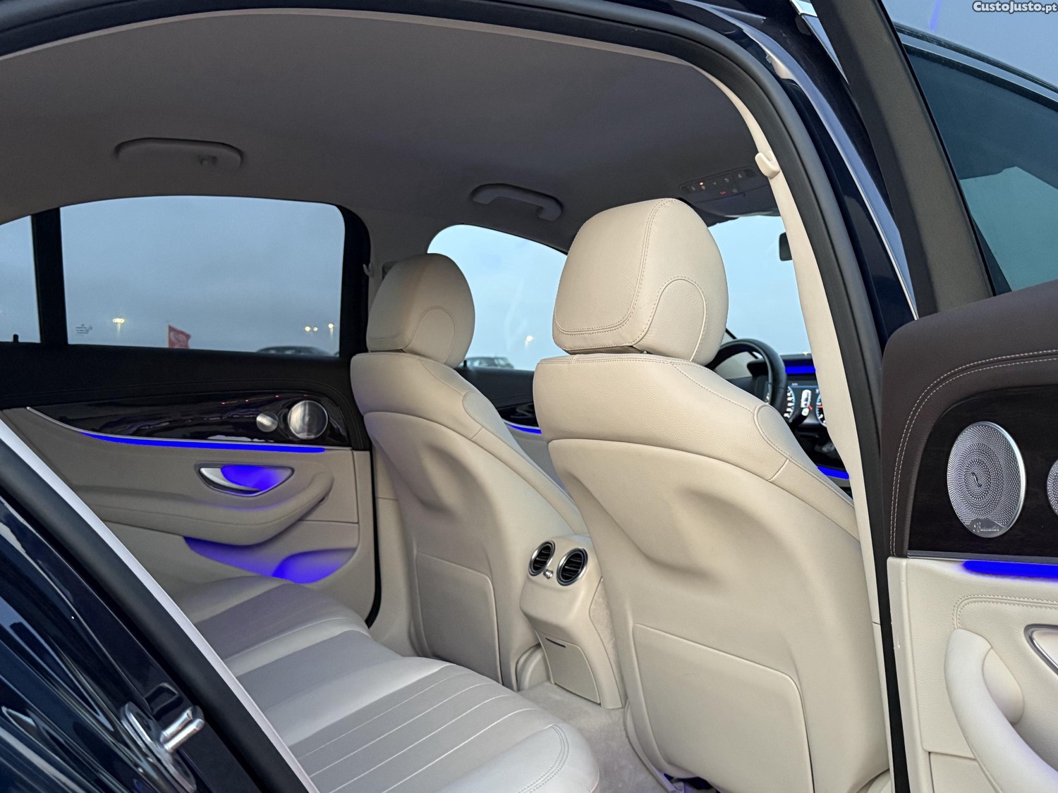Mercedes-Benz E 300 Exclusive Line — fotografia 3