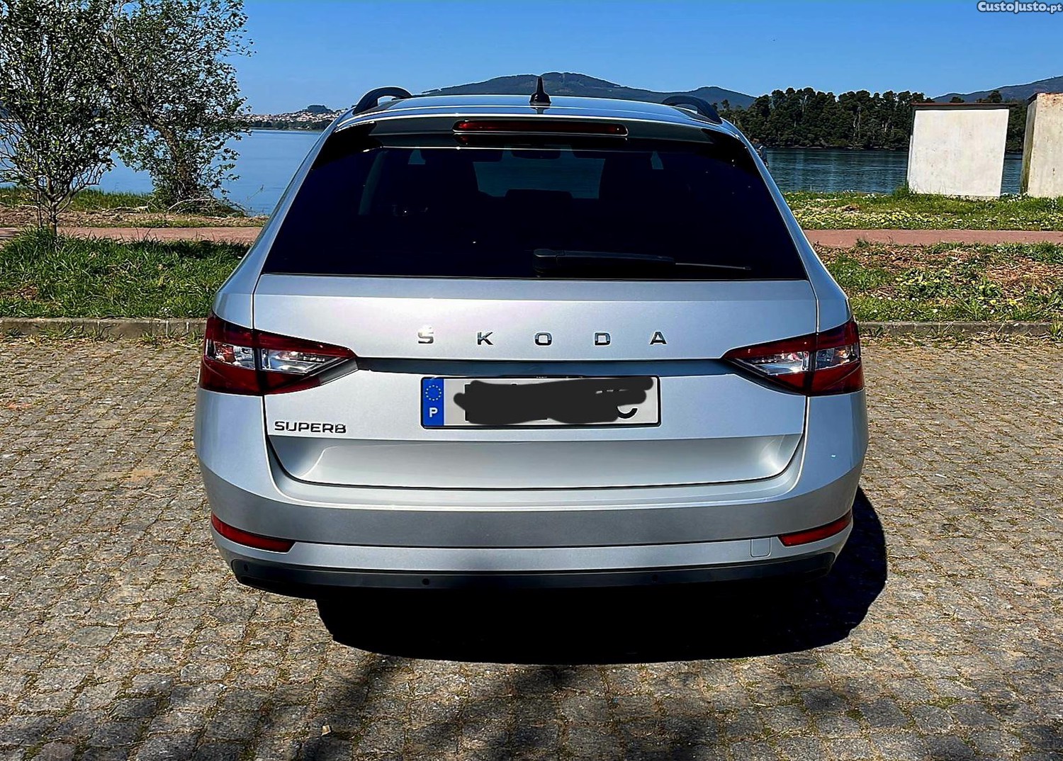 Skoda Superb 2.0Tdi - 24 foto 4