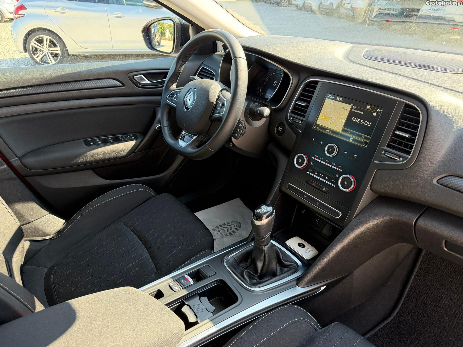 Renault Mégane 1.5 Blue dCi Limited J17 — fotografia 5