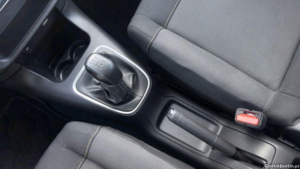 Citroën C3 1.2 PureTech Shine — fotografia 5