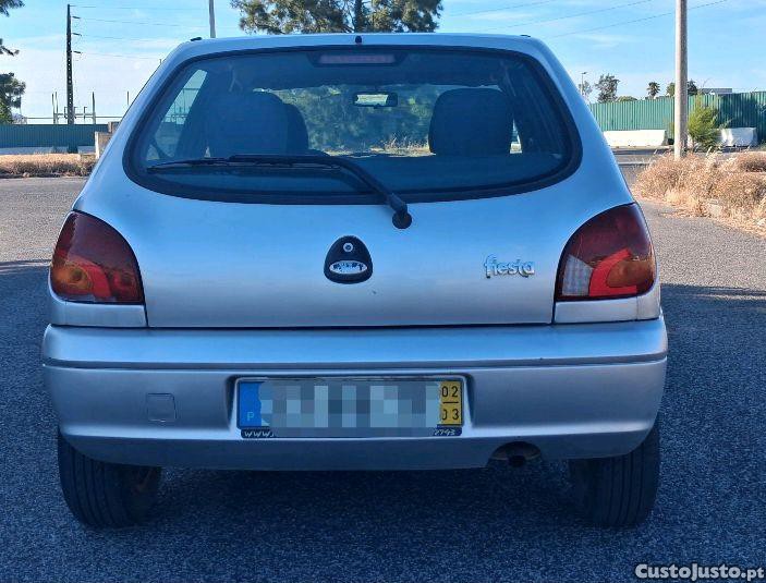 Ford Fiesta ghia — fotografia 7