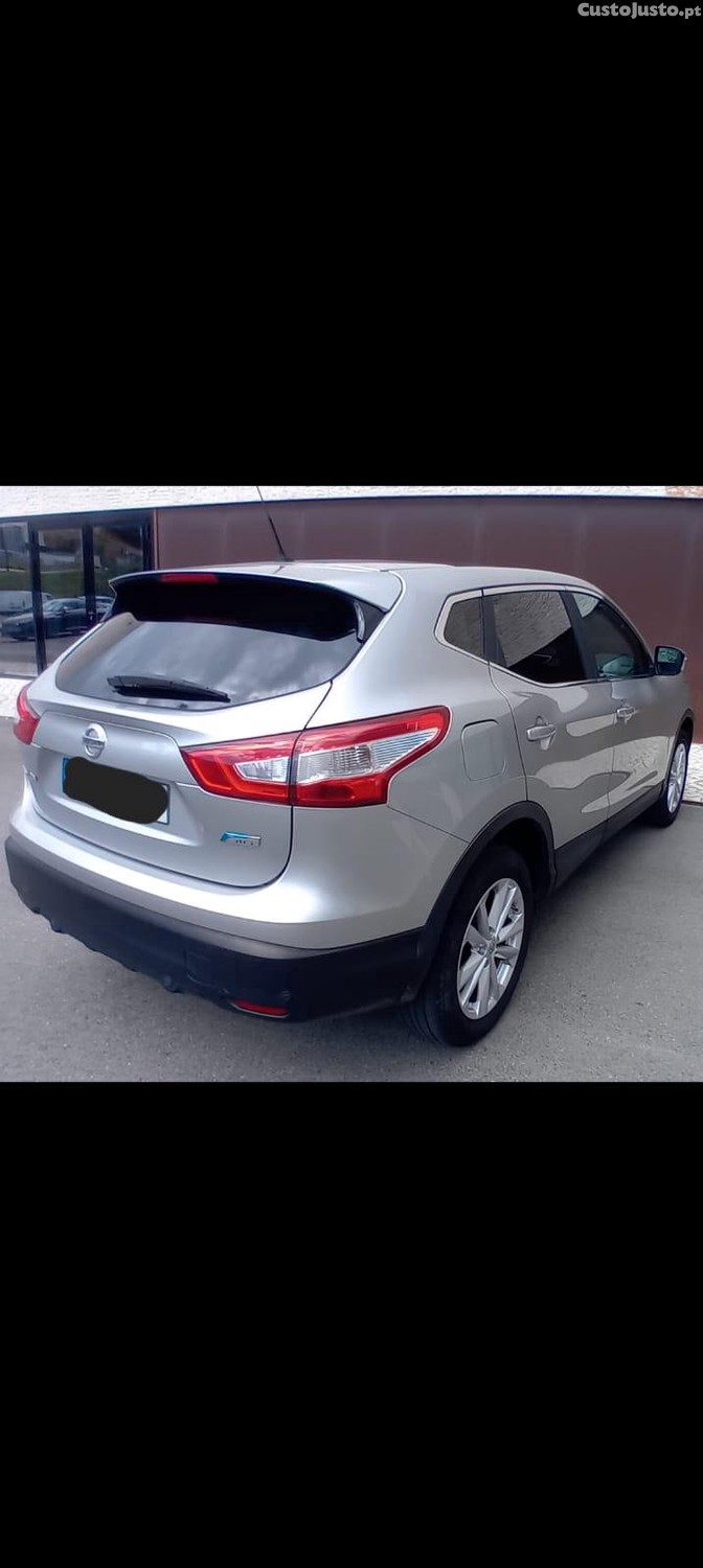 Nissan Qashqai Confort — fotografia 11