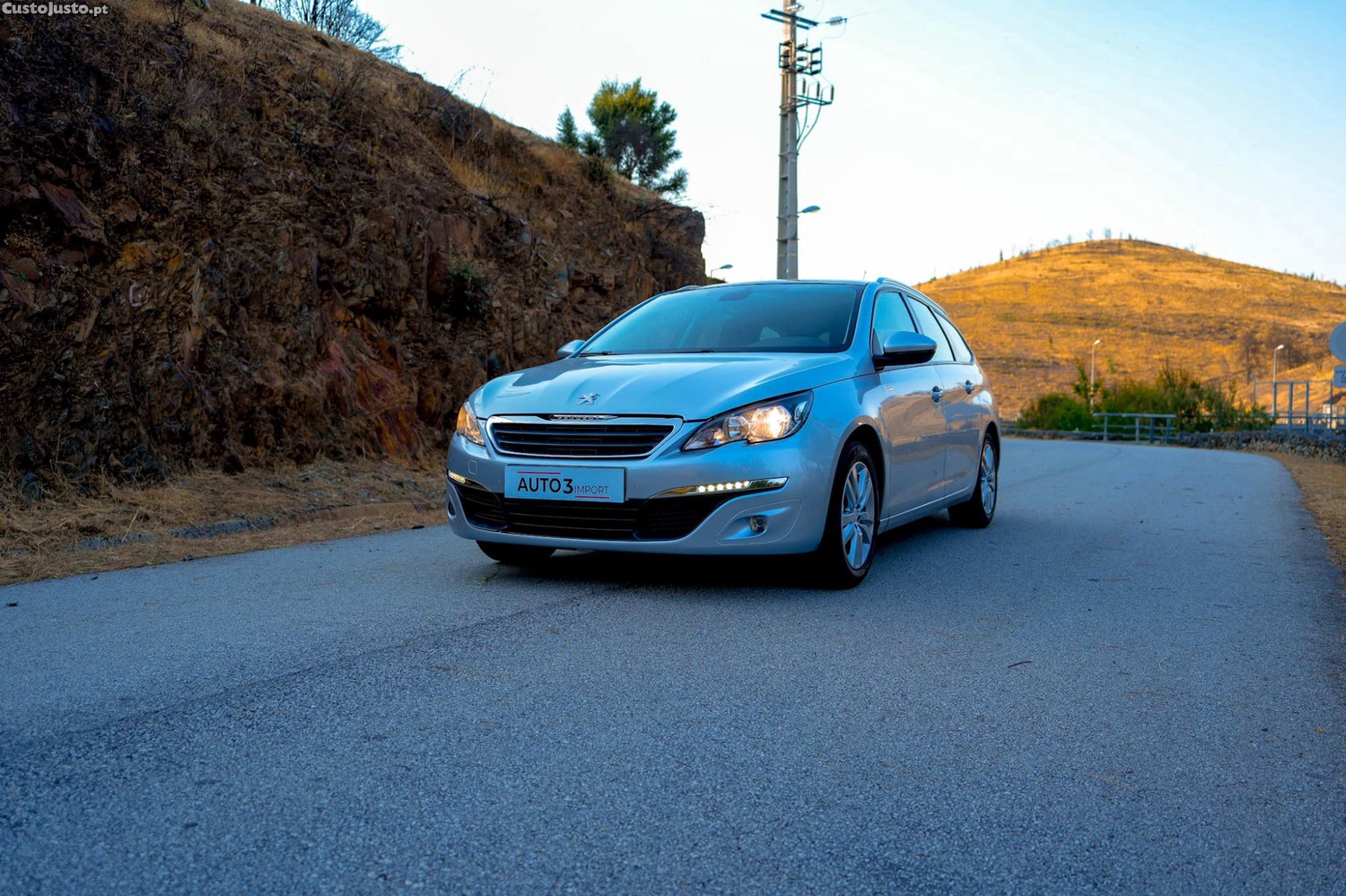 Peugeot 308 SW 1.6 BluHdi — fotografia 10