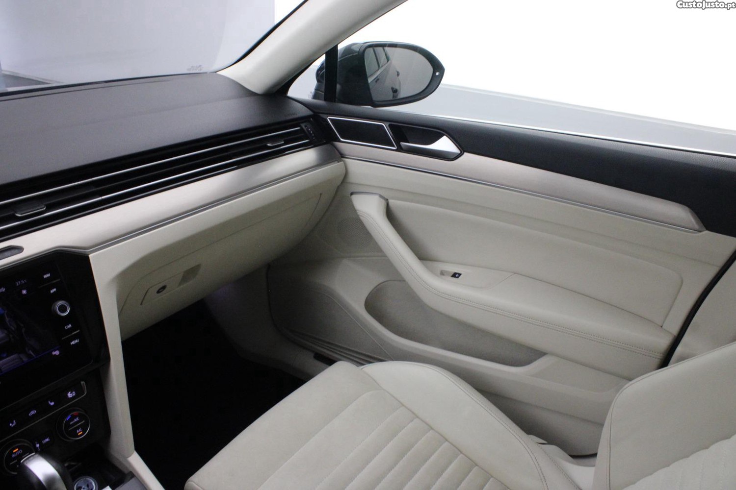 Volkswagen Passat VARIANT 2.0 TDI HIGHLINE DSG (AUTO) — fotografia 20