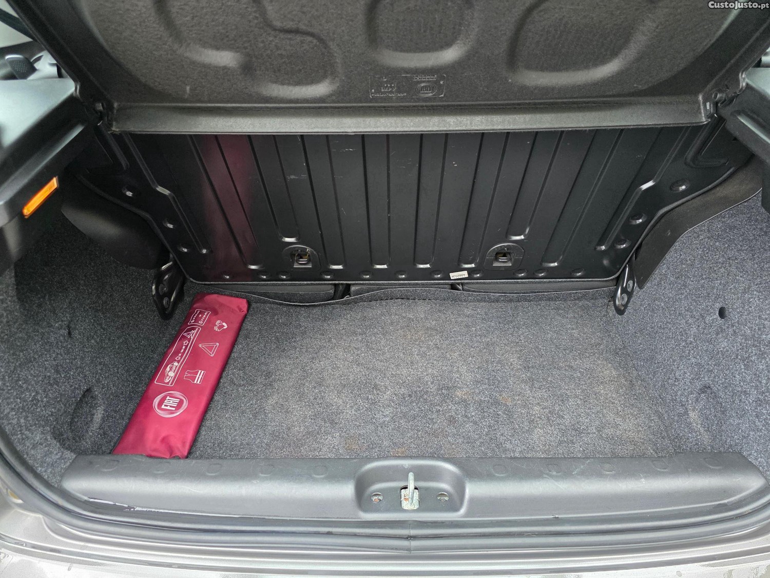 Fiat Panda 1.0 HYBRID CITY LIFE — fotografia 12