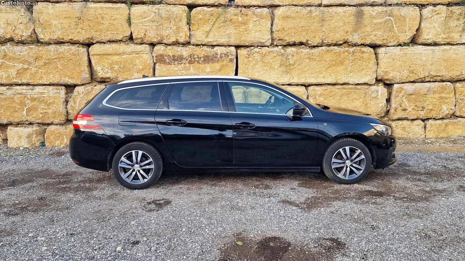 Peugeot 308 SW 1.5 BlueHDi Allure EAT8 — fotografia 26