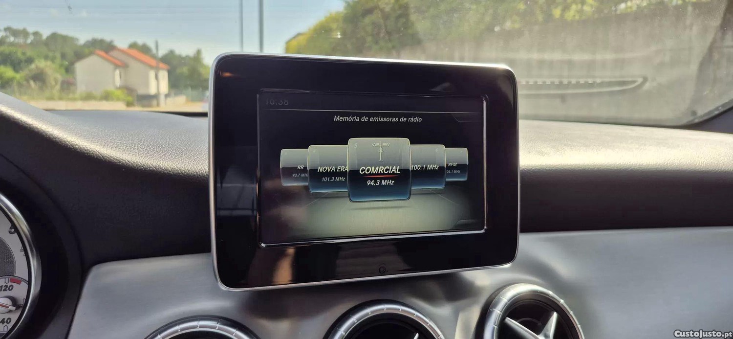 Mercedes-Benz CLA 200 D shooting brake amg line — fotografia 4