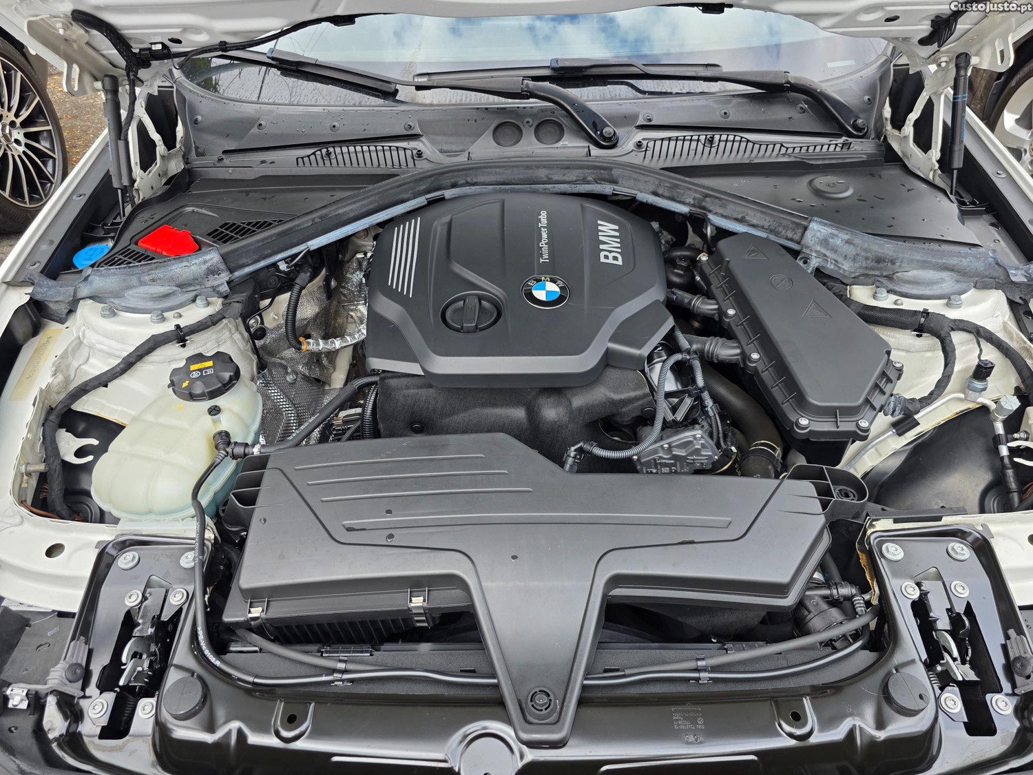 BMW 116 D PACK M SHADOW EDITION — fotografia 3
