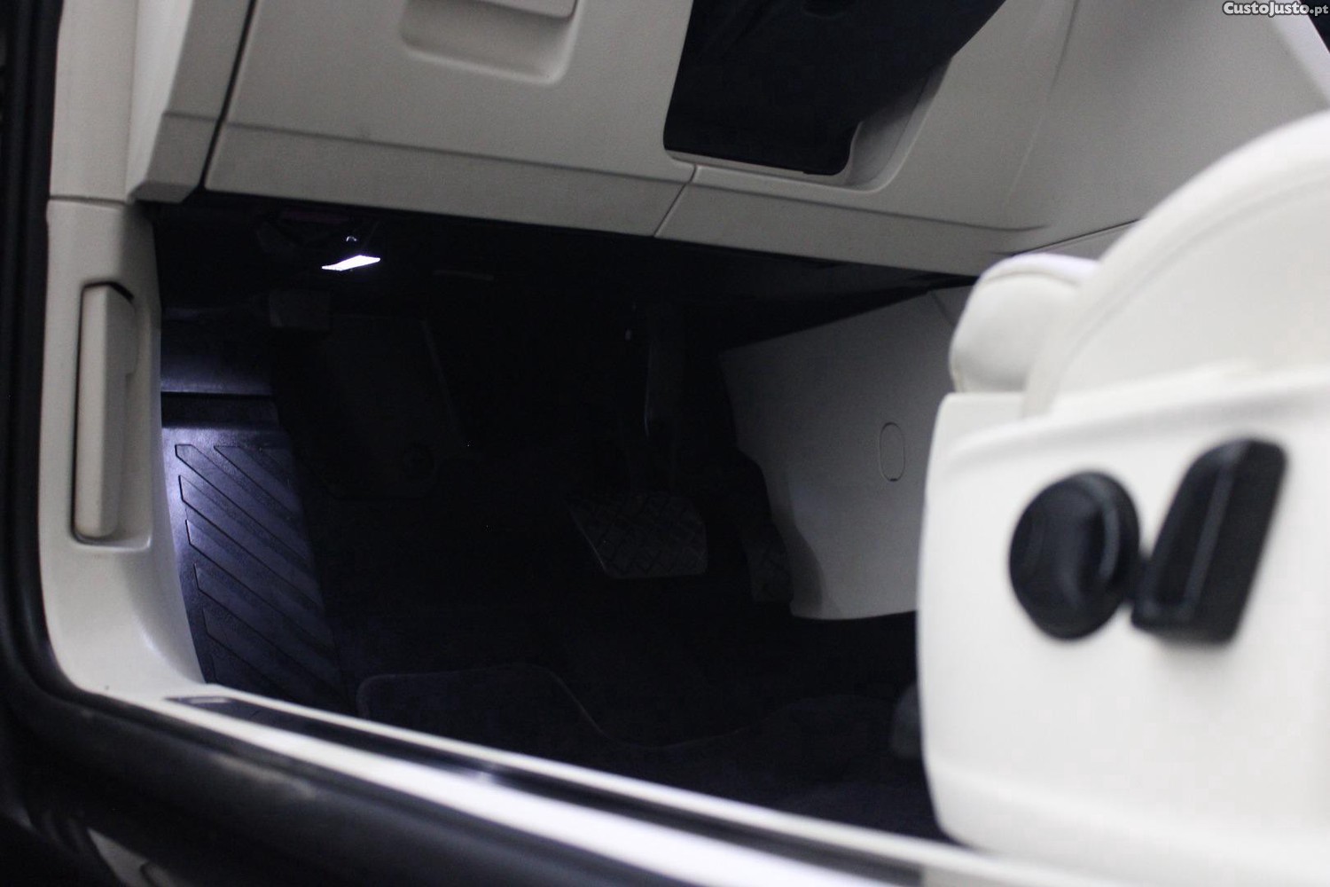 Volkswagen Passat VARIANT 2.0 TDI HIGHLINE DSG (AUTO) — fotografia 18