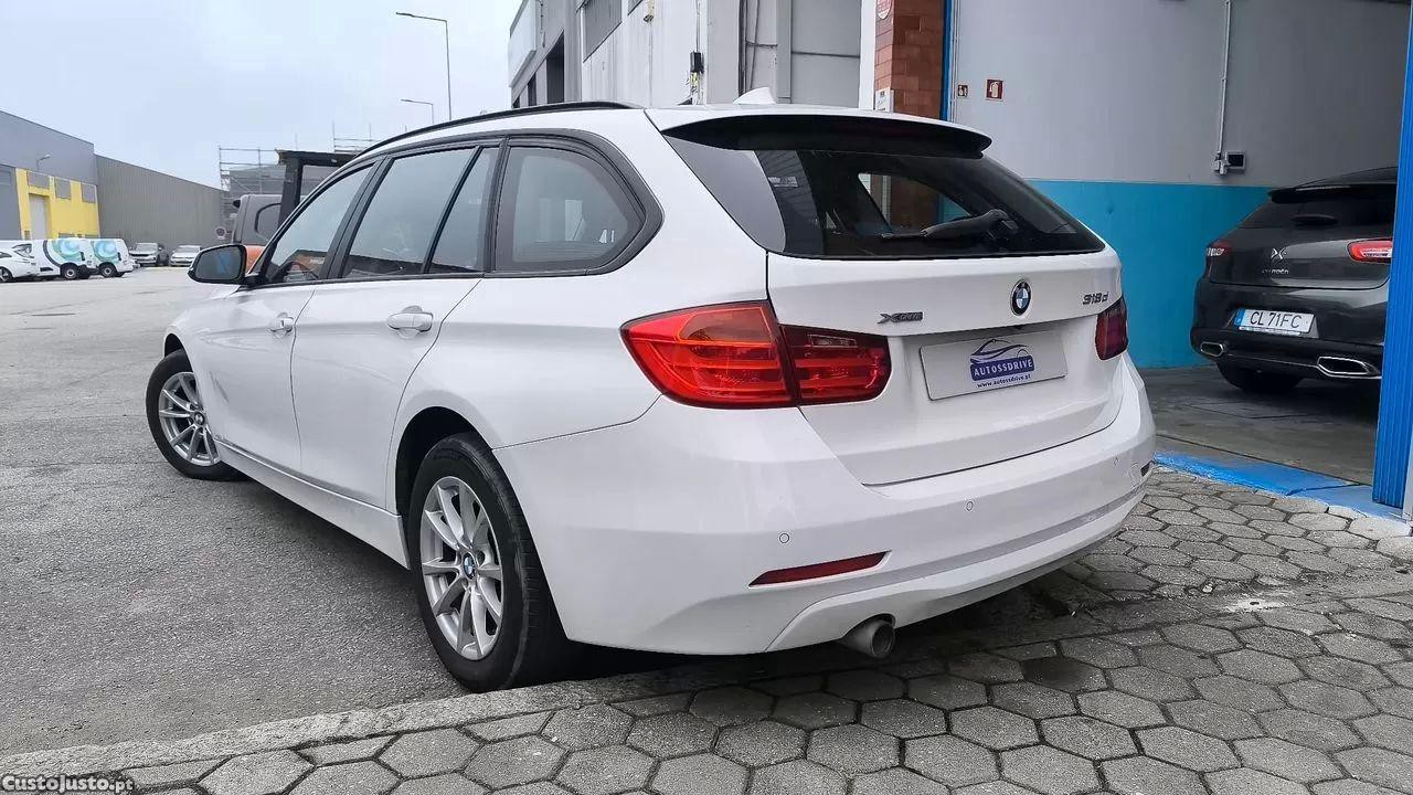 BMW 318 D xdrive line luxury — fotografia 3