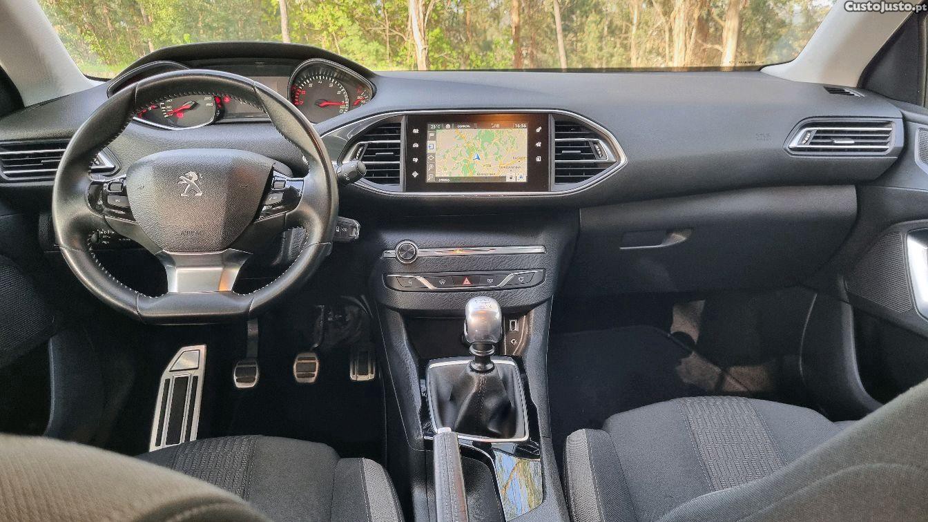 Peugeot 308 SW 1.2thp 130cv Style (GT Pack) — fotografia 5