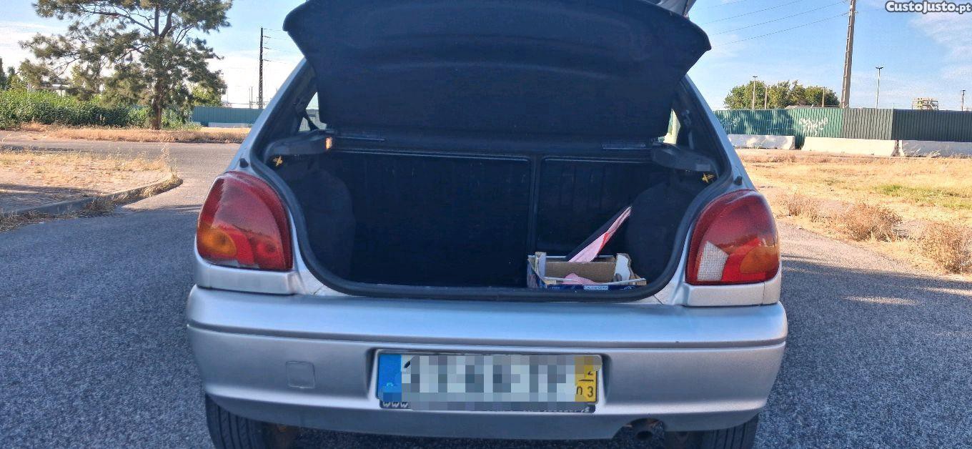 Ford Fiesta ghia — fotografia 6