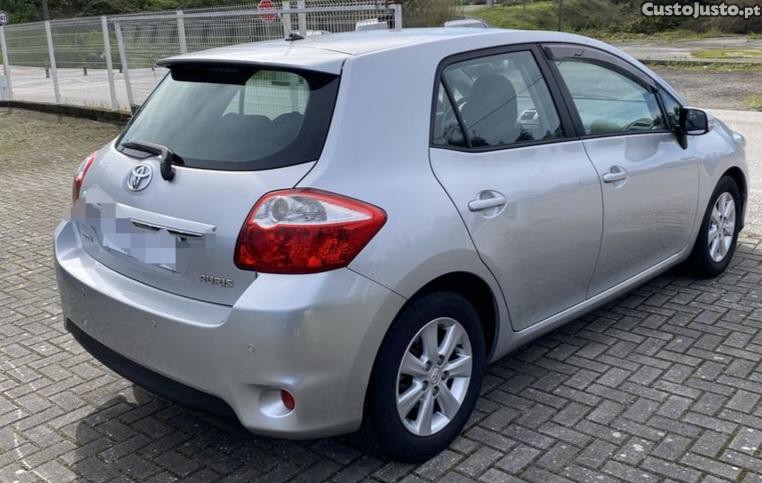 Toyota Auris 1 dono impecável — fotografia 3