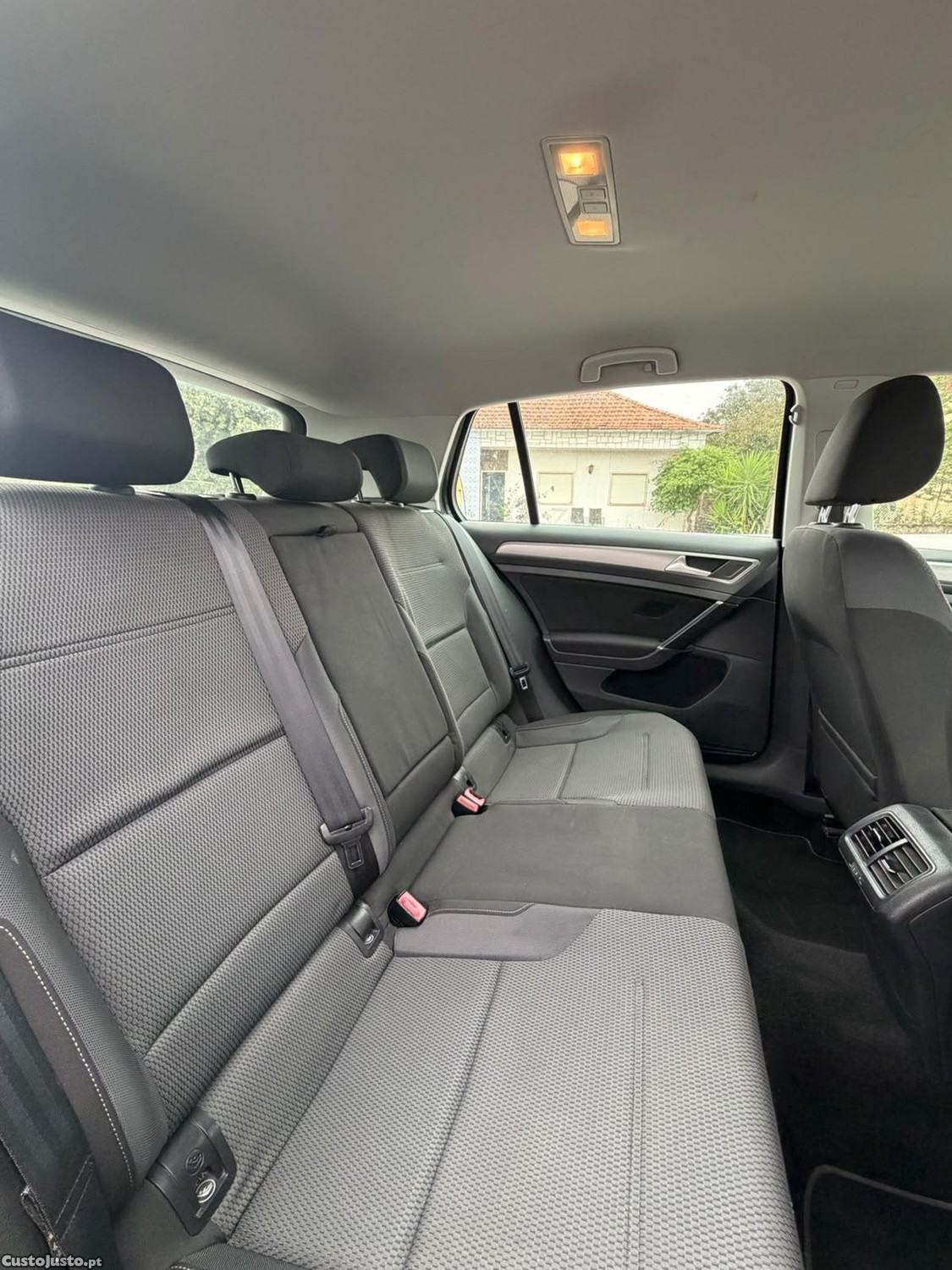 Volkswagen Golf 1.6 TDI — fotografia 5