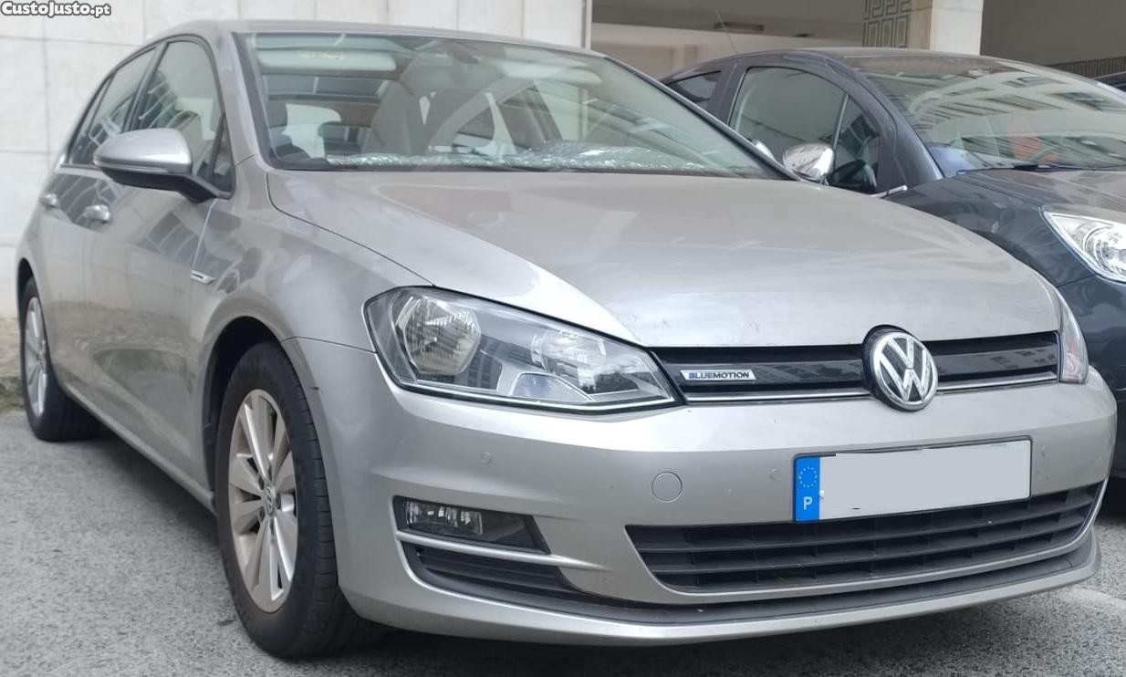 Volkswagen Golf 1.6 TDI Confortline 110 CV - Cx. 6 Vel — fotografia 6