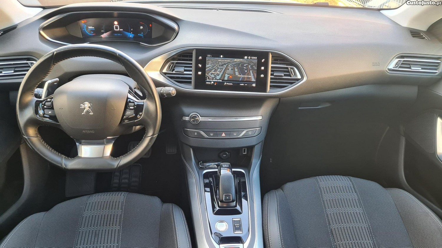 Peugeot 308 SW 1.5 BlueHDi Allure — fotografia 21