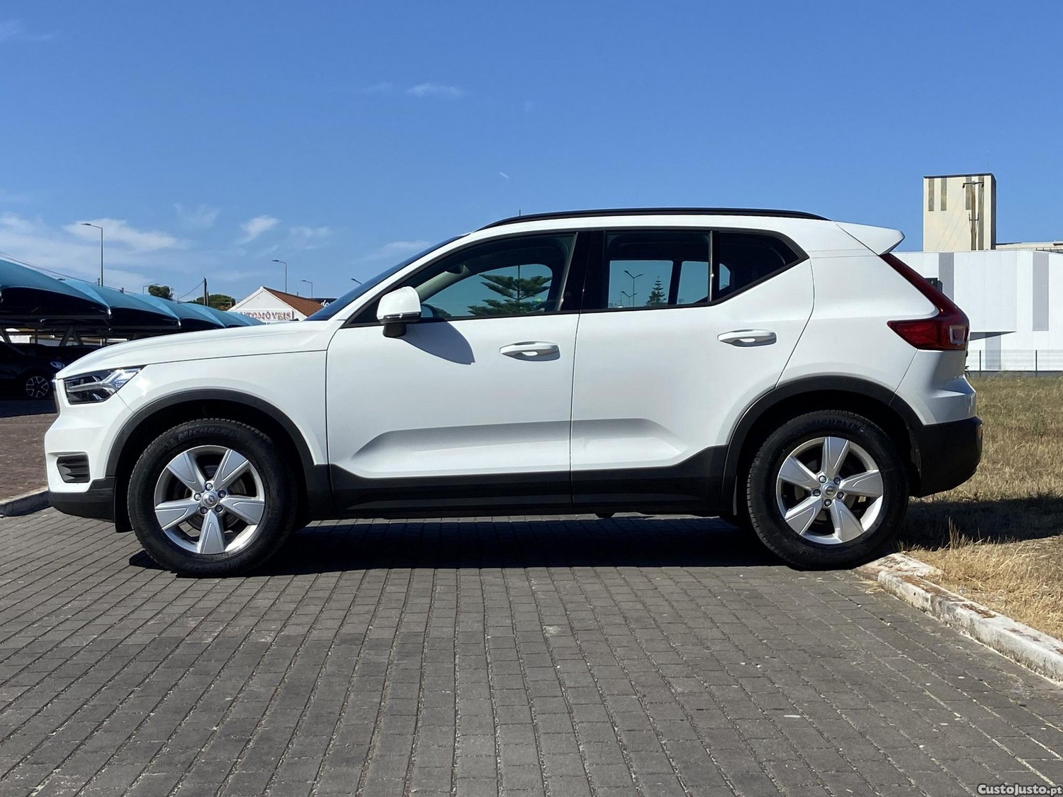 Volvo XC 40 1.5 T3 Tech Edition — fotografia 18