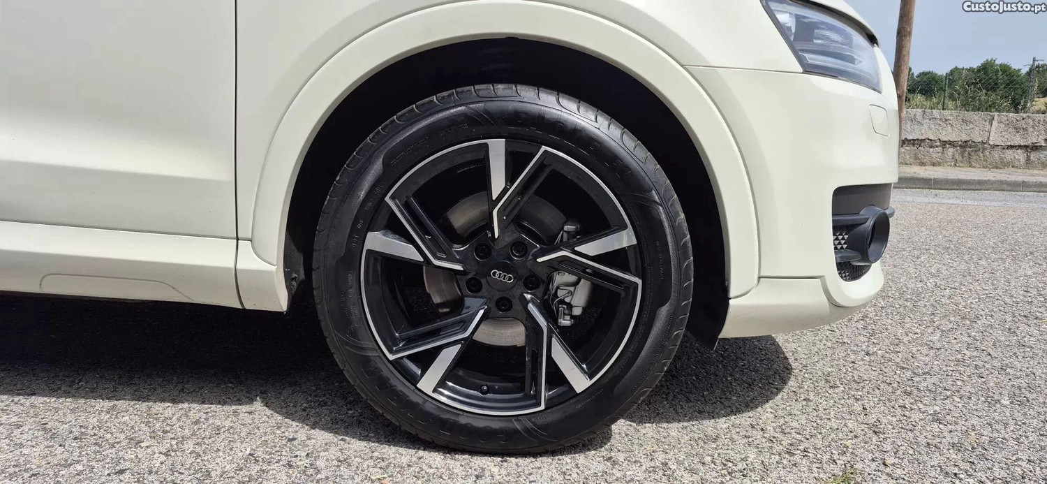 Audi Q3 2.0 tdi sport — fotografia 14