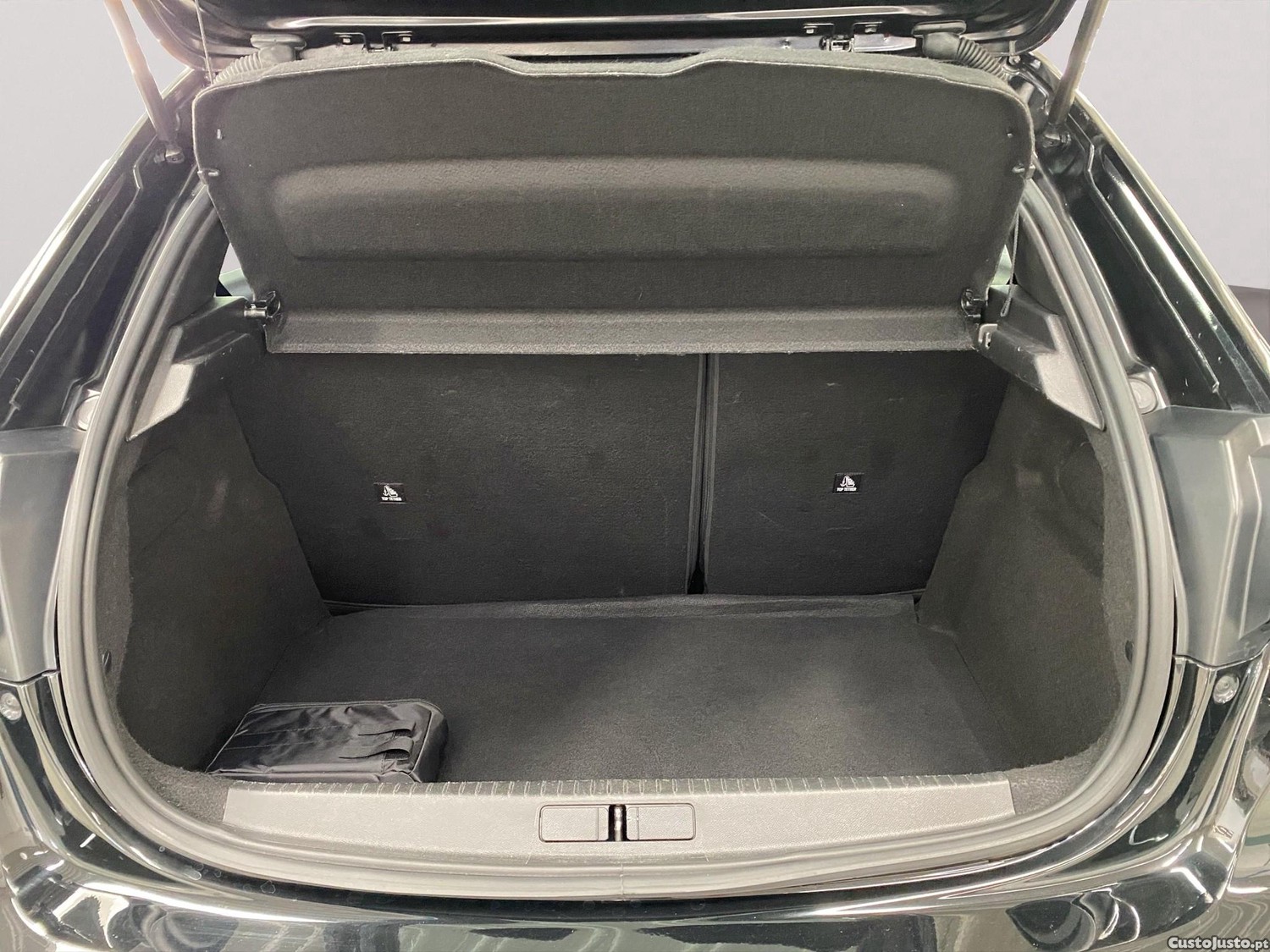Peugeot 208 1.2 PureTech Active — fotografia 3