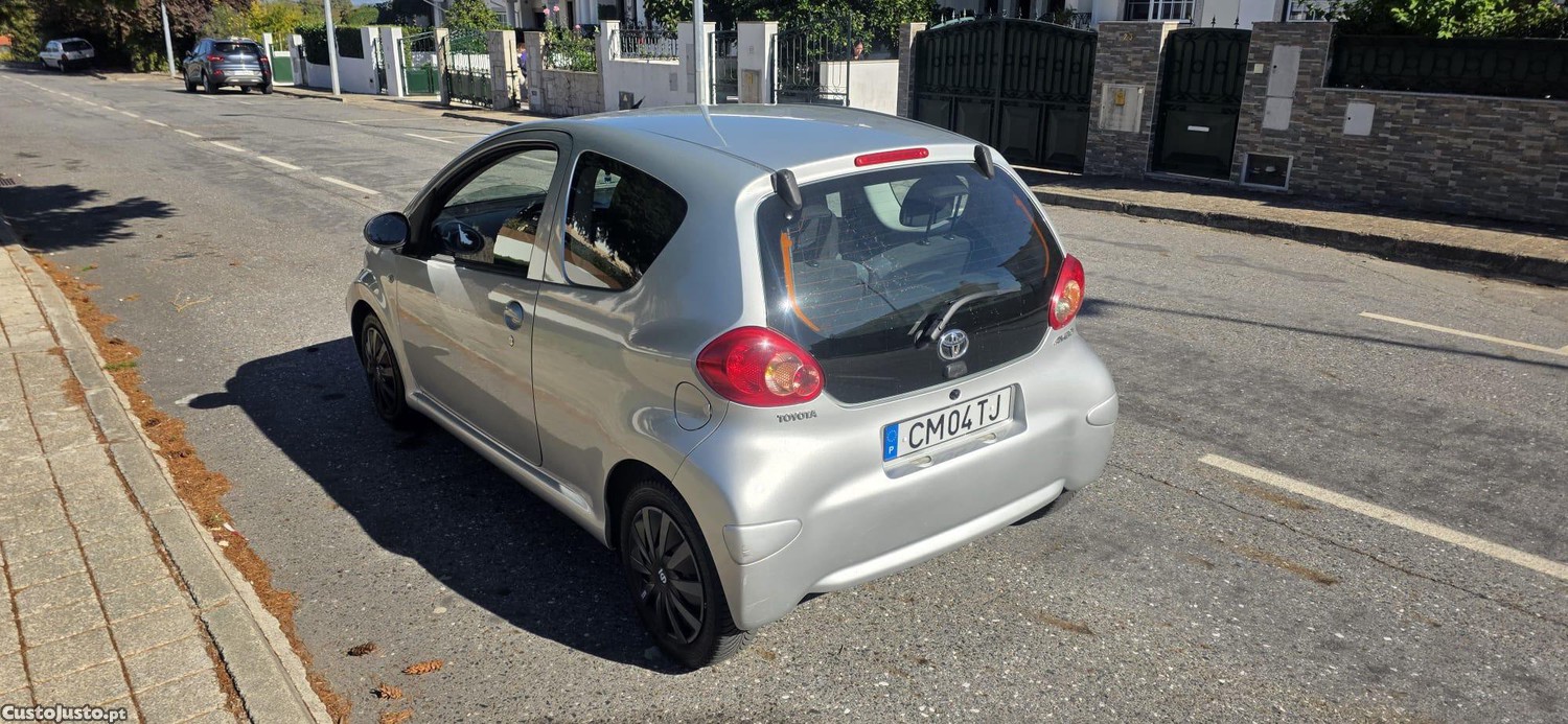 Toyota Aygo 1.0 MUITO ESTIMADO — photo 2