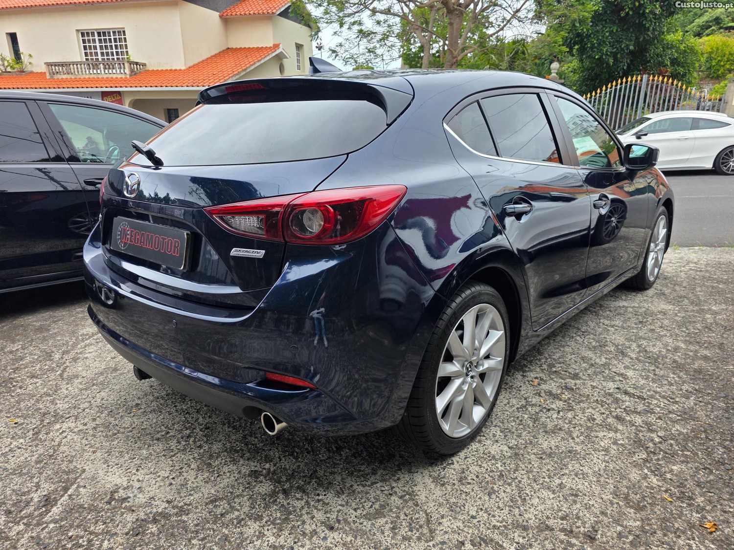 Mazda 3 1.5 SKY-D EXCELLENCE — fotografia 31