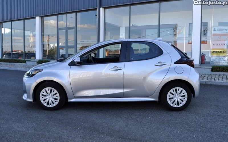 Toyota Yaris 1.0 vvt-i Confort — fotografia 5