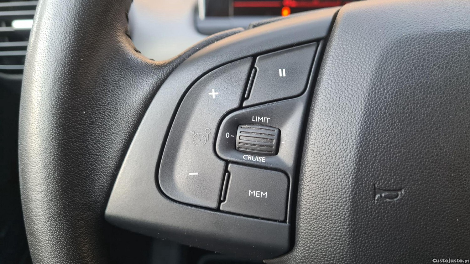 Citroën C4 Cactus 1.5 BlueHDi Feel — fotografia 16
