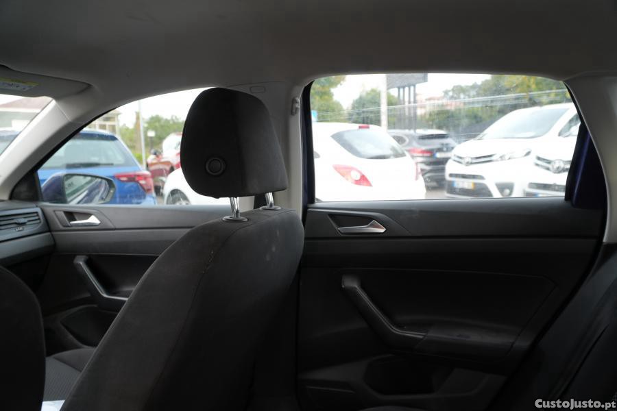 Volkswagen Polo 1.0 Confortline — fotografia 7