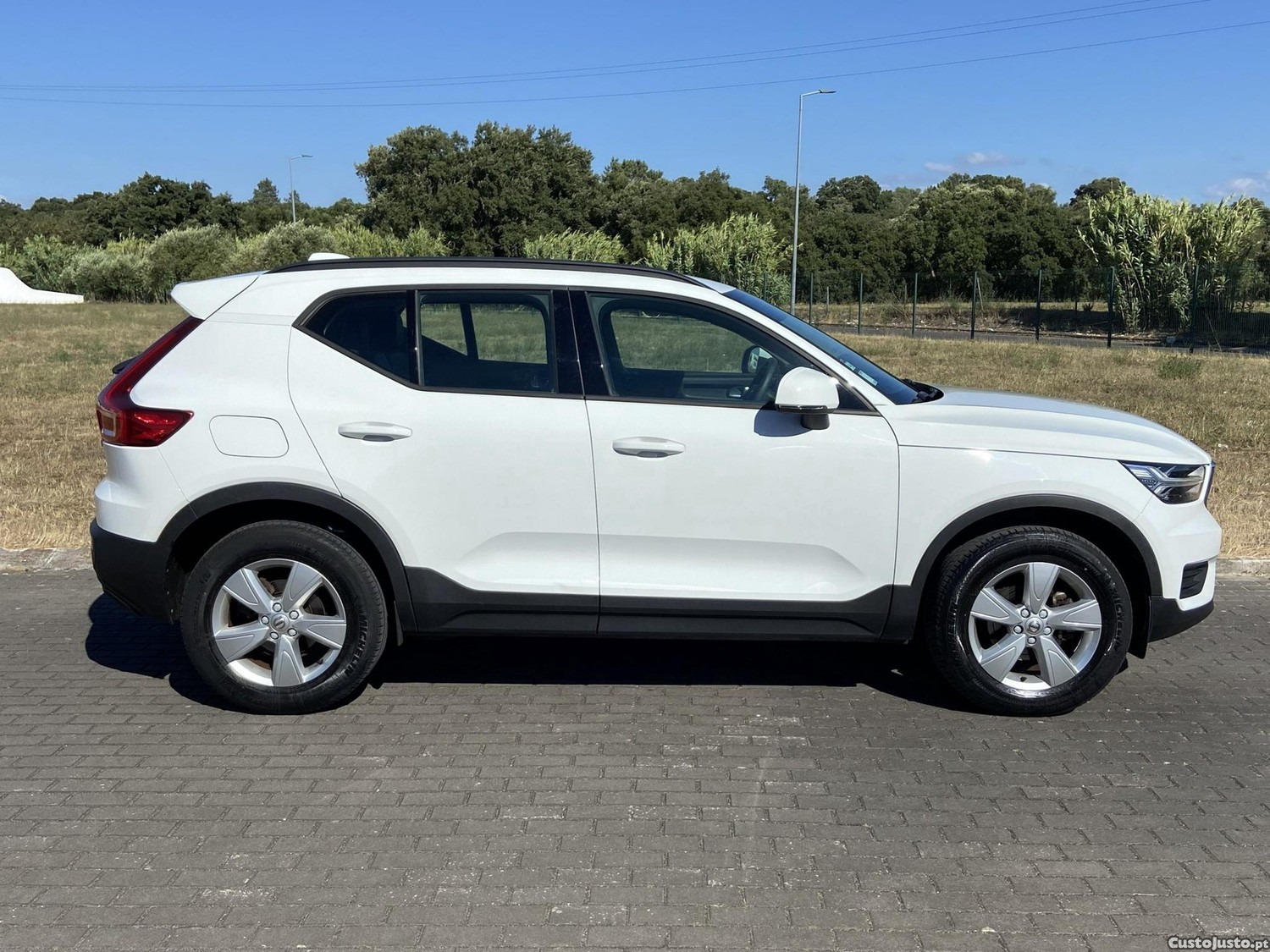 Volvo XC 40 1.5 T3 Tech Edition — fotografia 13