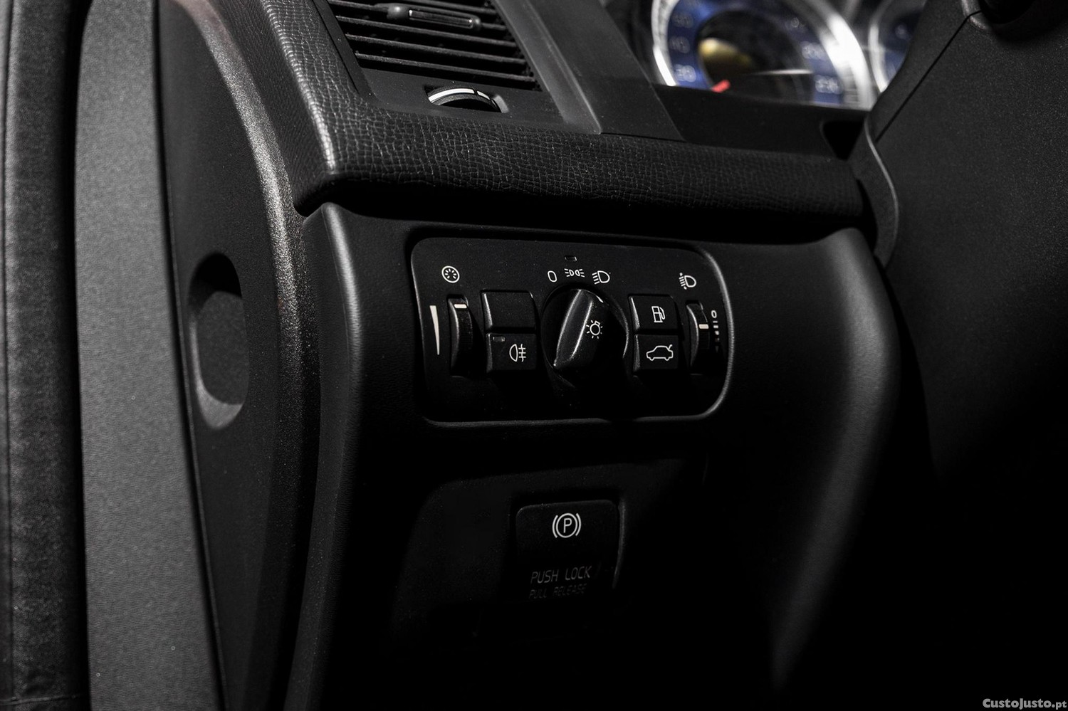 Volvo XC 60 2.0 D3 Drive R-Design — fotografia 6